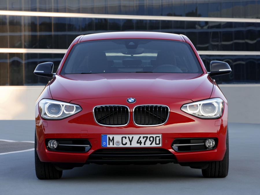  BMW 118i 5-Door Sport Line 2011 года  (фото 3 из 31)